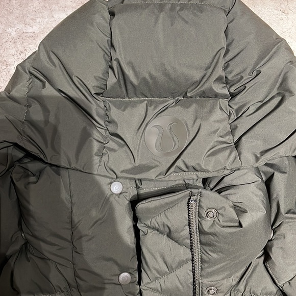 Lulu lemon puffer coat sz 4 (fits oversized) - Picture 5 of 9